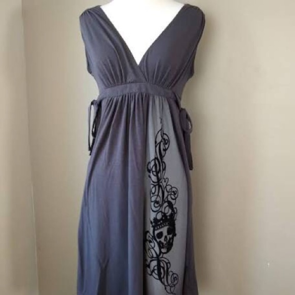 ☠️🖤Adorable Grey Disneyland skull dress